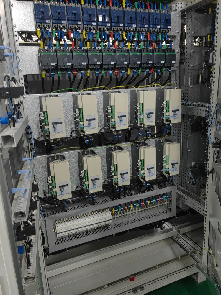 为什么加热电力调解器输出不稳固？