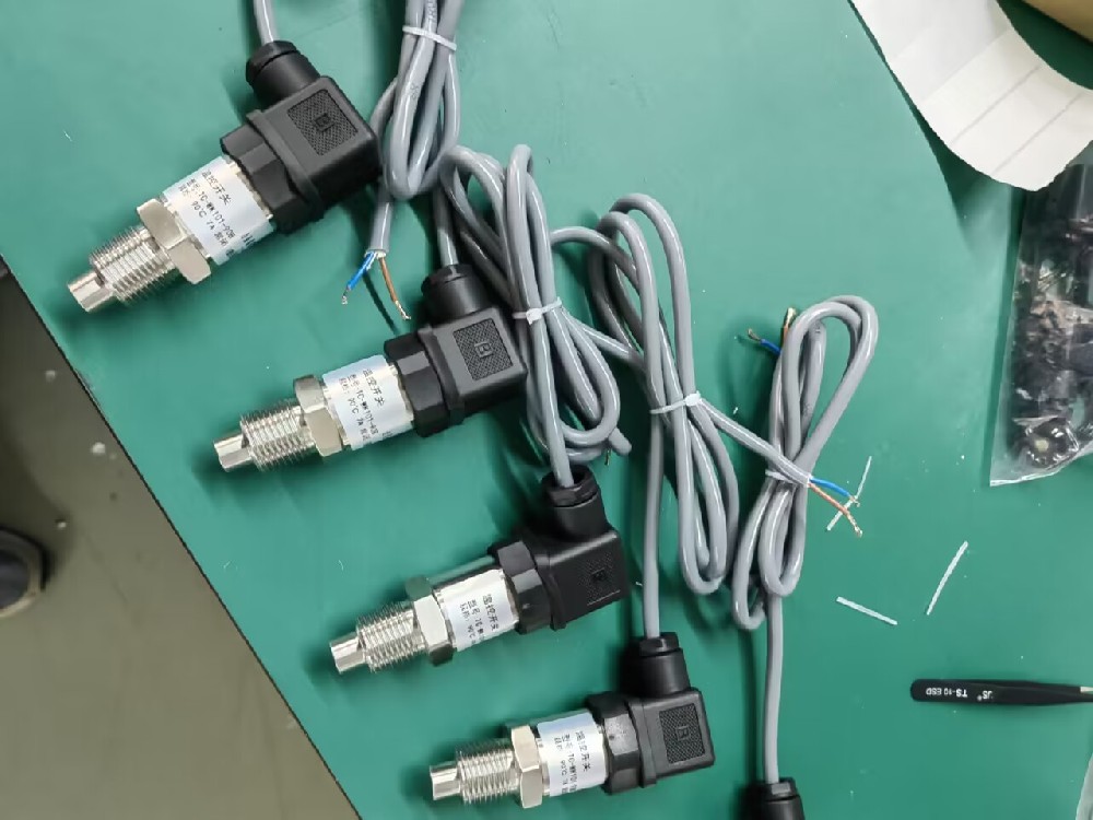 热电偶能够遭受的最大压力是几多？？在高压情形下是否会影响丈量准确性？？