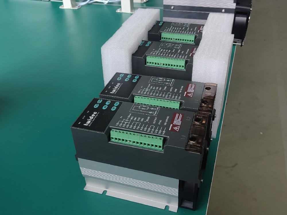 怎样通过电力调解器优化电镀工艺中的电源稳固性？