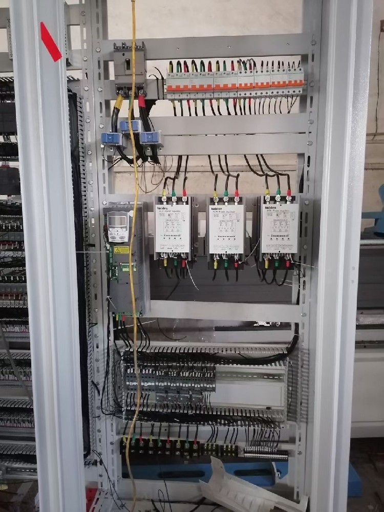 夏日高温高湿情形下，电力调解器运行不稳固，经常泛起死机征象，该怎样应对？？