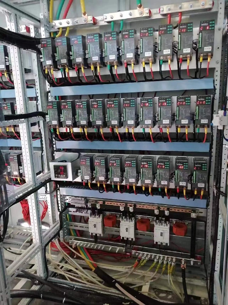 炸裂！！！不起眼的温控，，，竟藏着让工业装备产能暴涨 10 倍的神秘